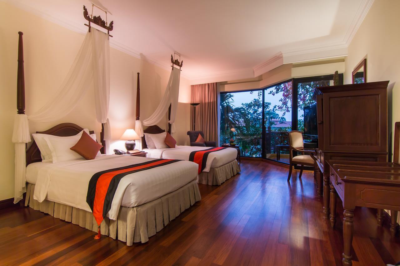 Palace Residence & Villa Siem Reap Exterior photo